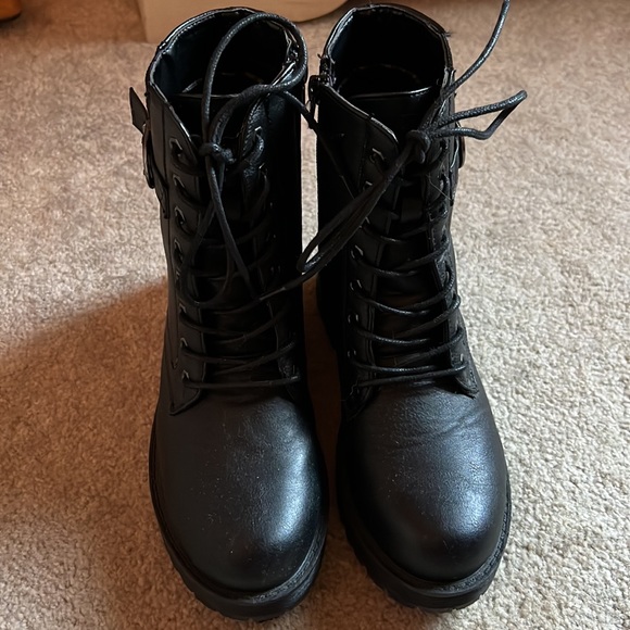 Red Dress Black Slay Combat Boots - Picture 2 of 3